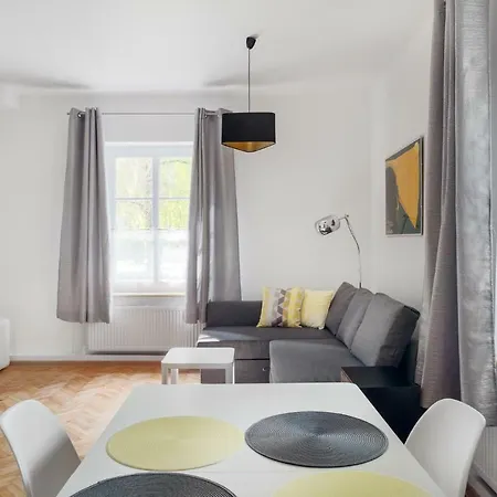 Апартаменты Evva & Peppe Old Town Flat